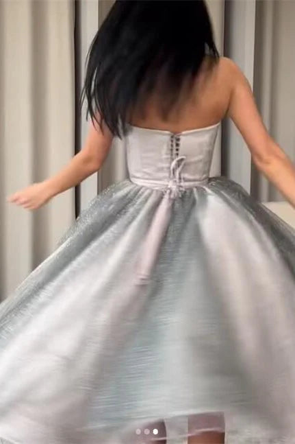 Vestidos de fiesta cortos plateados sin tirantes, corte A, con lentejuelas / Tienda de vestidos de fiesta